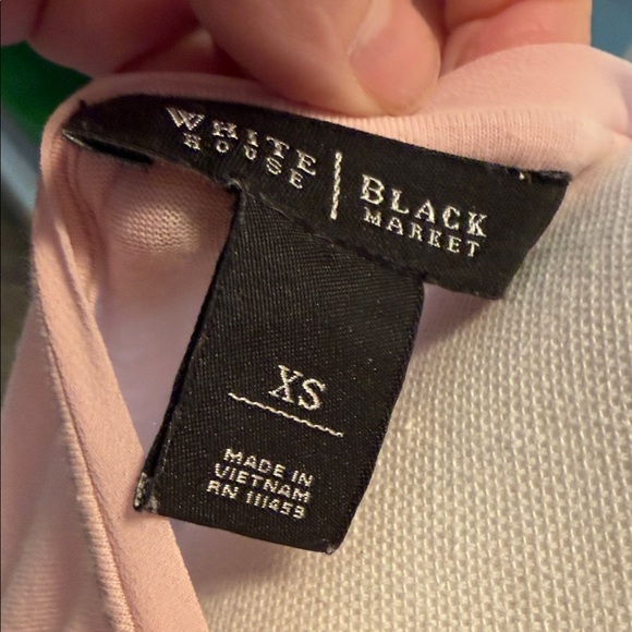 White House/Black Market Light Pink Sequin Women's Top - Picture 3 of 3